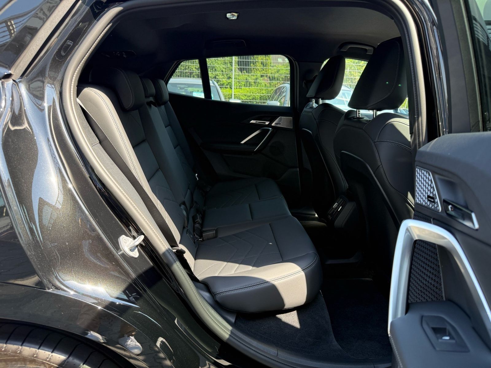 BMW iX2 - Bild 23