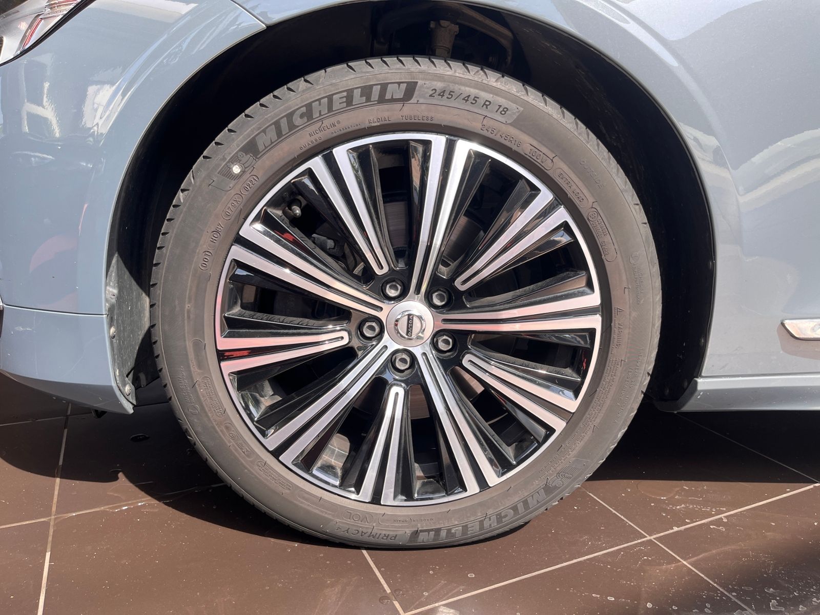 Fahrzeugabbildung Volvo V90 Kombi Inscription LED NAVI LEDER AHK
