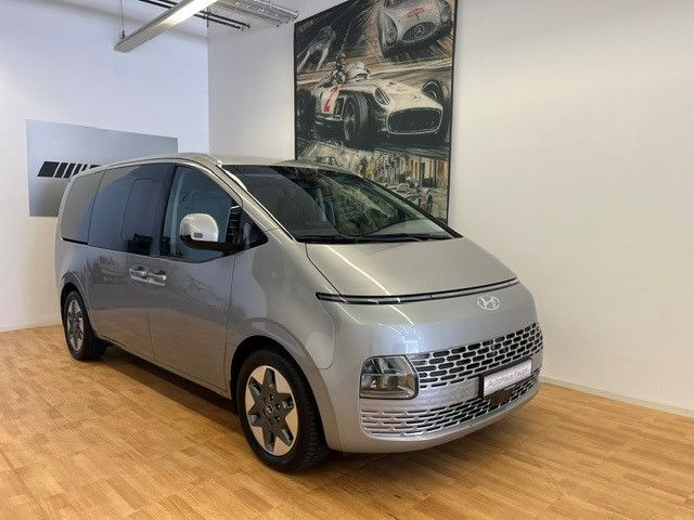 Image of Hyundai STARIA