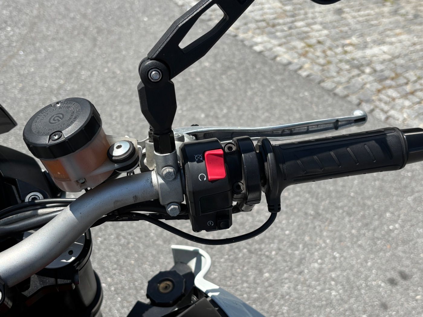 Fahrzeugabbildung KTM 990 Super Duke R