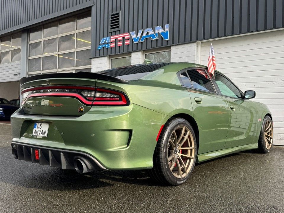 Fahrzeugabbildung Dodge Charger 2020er 6.4 SRT Scatpack Schiebedach Navi