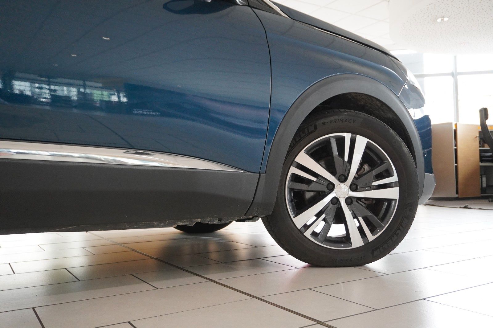Fahrzeugabbildung Peugeot 3008 1.2T ALLURE PACK NAVI/LED/KAMERA/SH/SPORT