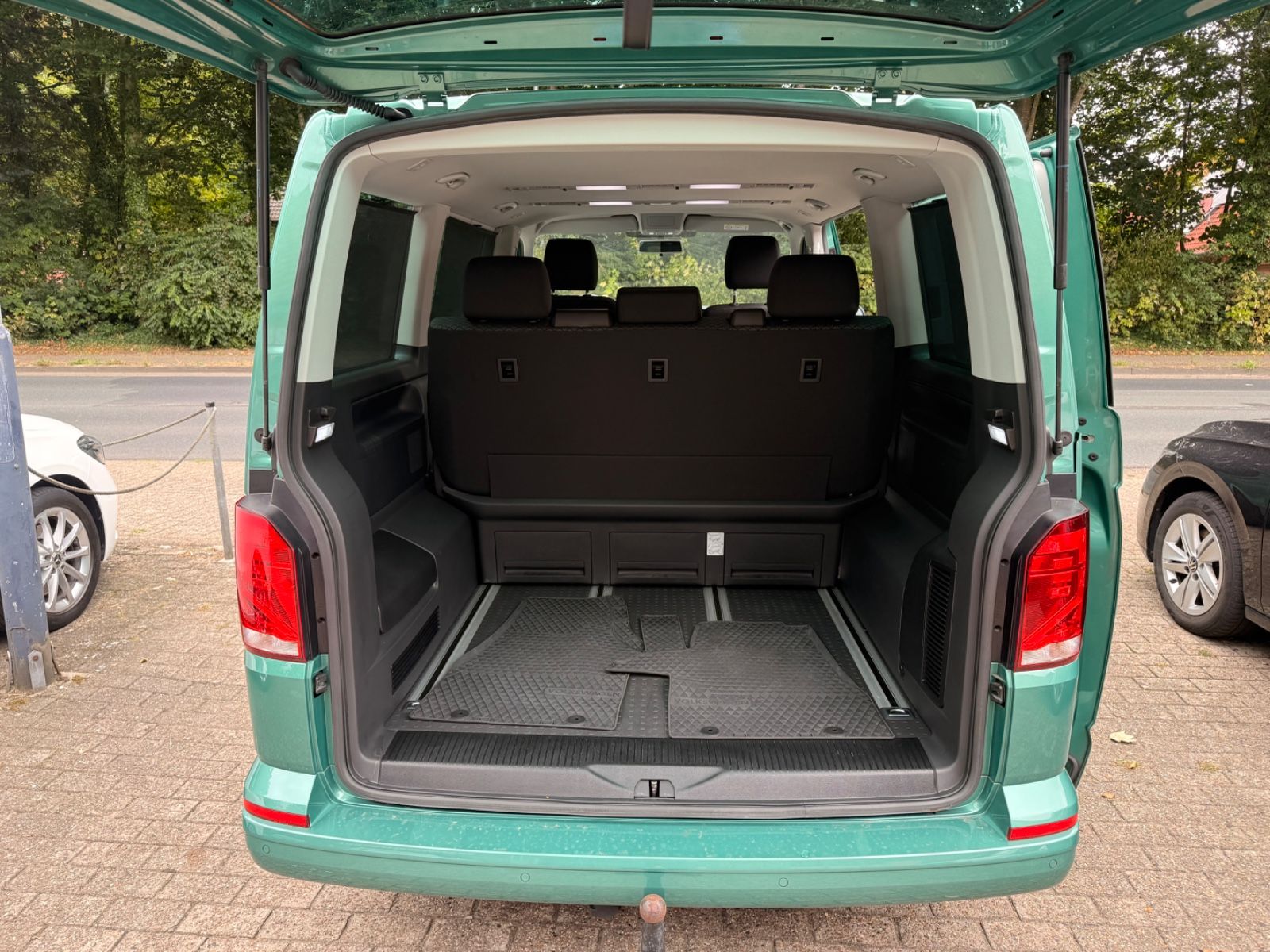 Volkswagen T6.1 Multivan 2,0 TDI FWD Family SZH Kamera AHK foto 9