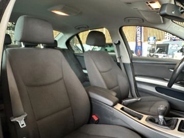 MYAUTOCENTER – Gebraucht- und Jahreswagen mit Werkstattservice in Pfaffenhofen BMW 318 *Klima*TÜV1027*KLIMA*PDC*