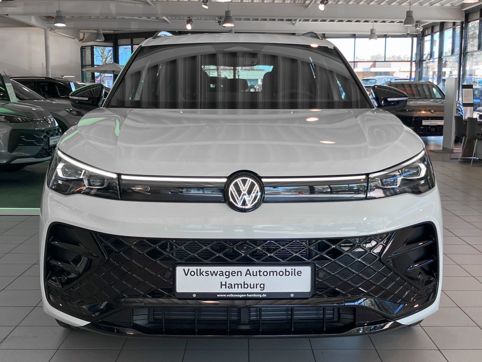 Volkswagen Tiguan 2,0 l TDI DSG R-Line Panoramadach ParkAs foto 3