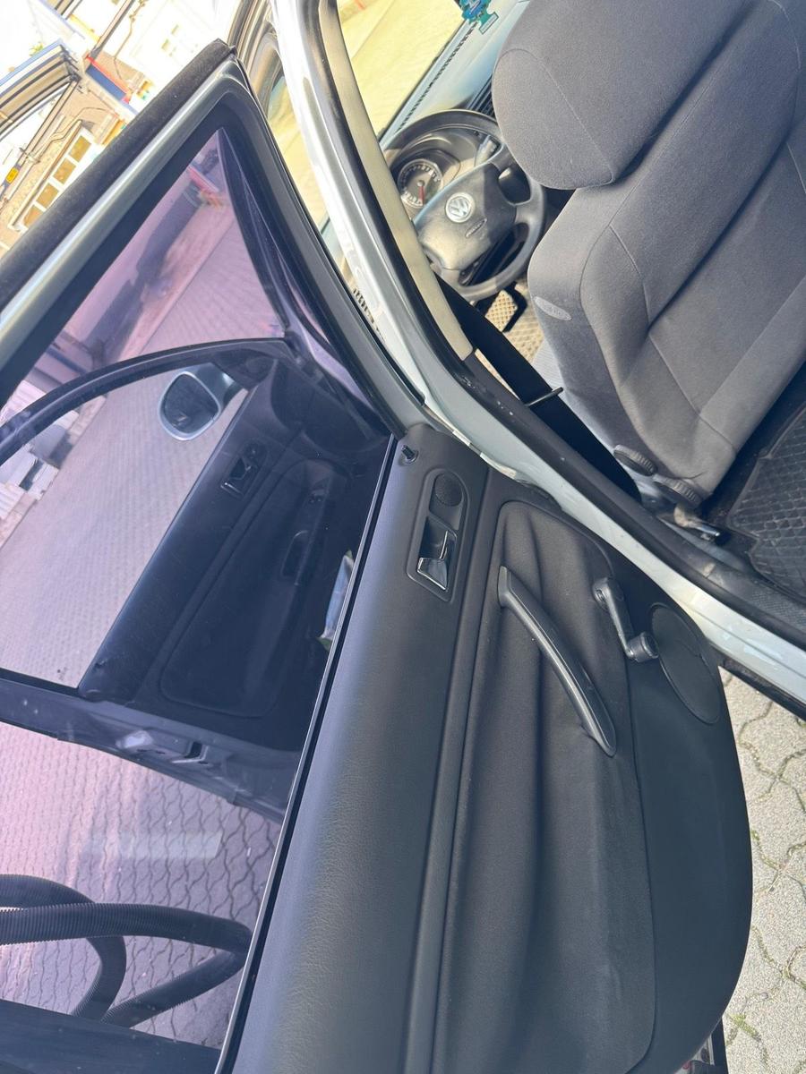 Volkswagen Passat 2005 — photo 11