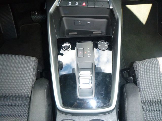 Fahrzeugabbildung Audi A3 Limo 30 TDI >AUT/NAVI/Sitzheiz/PDC<