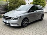 Mercedes-Benz B180 *Navi  *SHZ *Xenon *Alu 18" *MwSt - gebrauchte Mercedes-Benz B 180 aus dem Jahr 2013