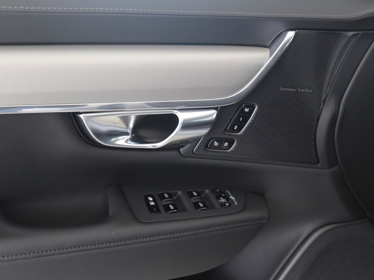 Volvo V90 T6 Plus Dark  Plug-Hybrid*Pano*HUD* foto 13