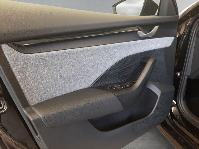 Fahrzeugabbildung Skoda Octavia Combi Selection 2.0TDI DSG Pano Leder