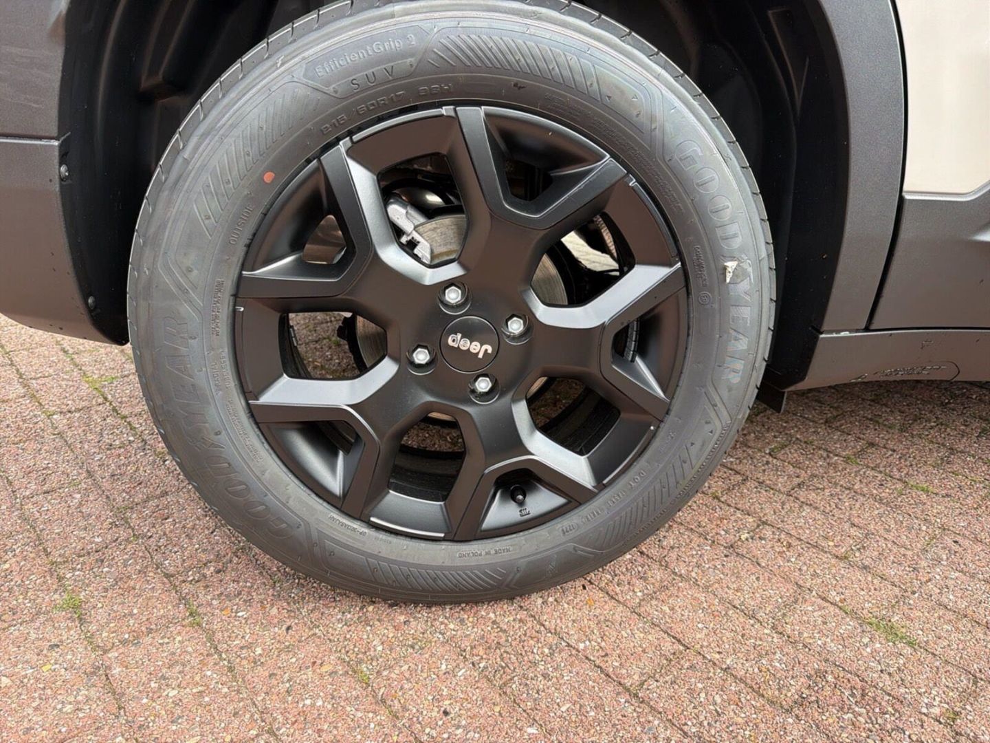 Fahrzeugabbildung Jeep Avenger Black Edition 1.2 MHEV -Panoramadach-MY2
