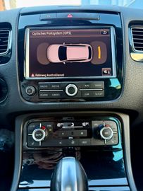 Volkswagen Touareg - 11