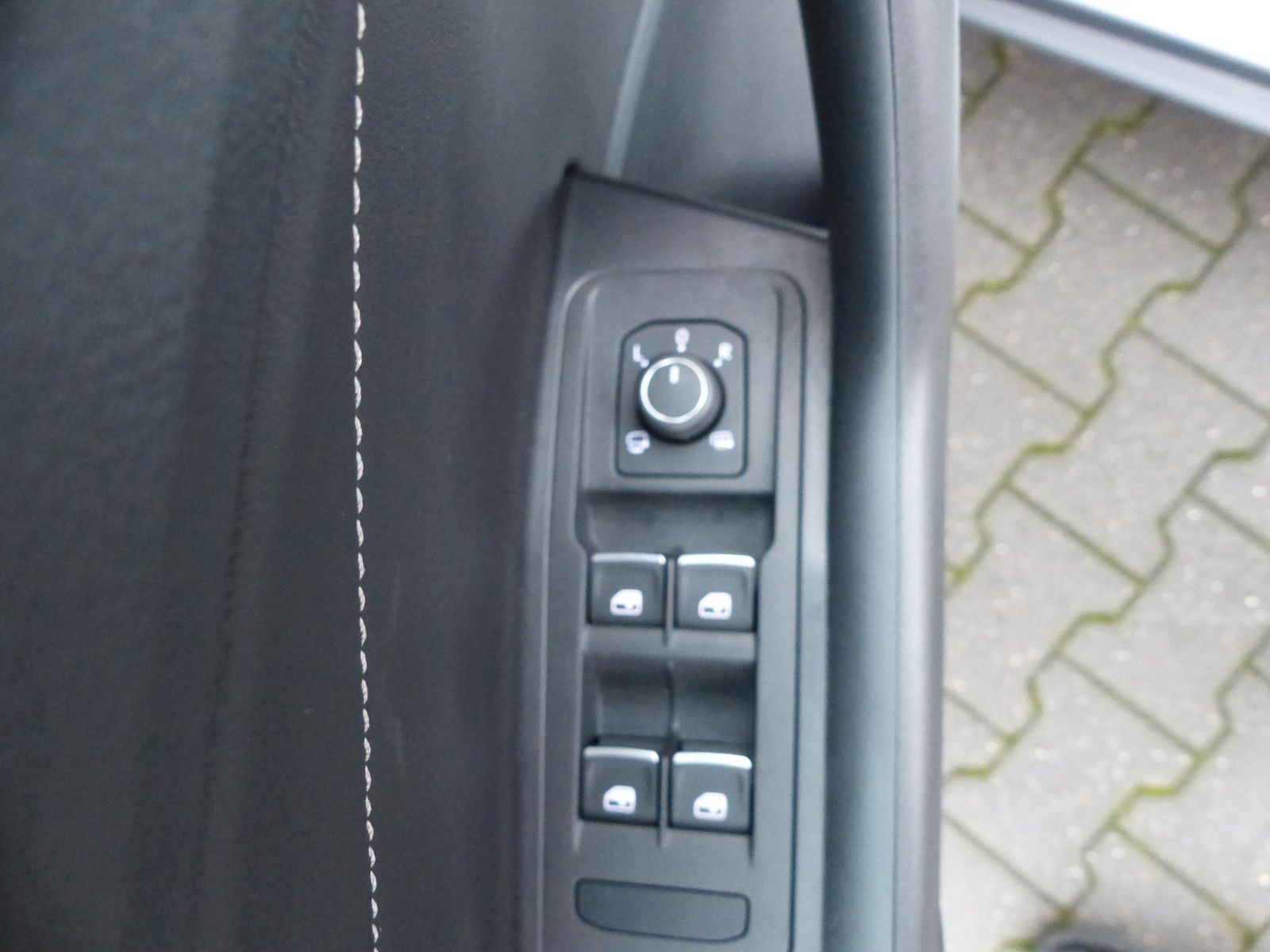 Fahrzeugabbildung Volkswagen T-Roc Cabriolet Style 1,5 TSI,DSG,NAVI,LED