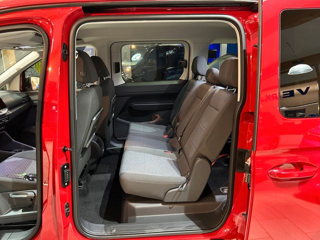 Ford Grand Tourneo Connect PHEV Titanium