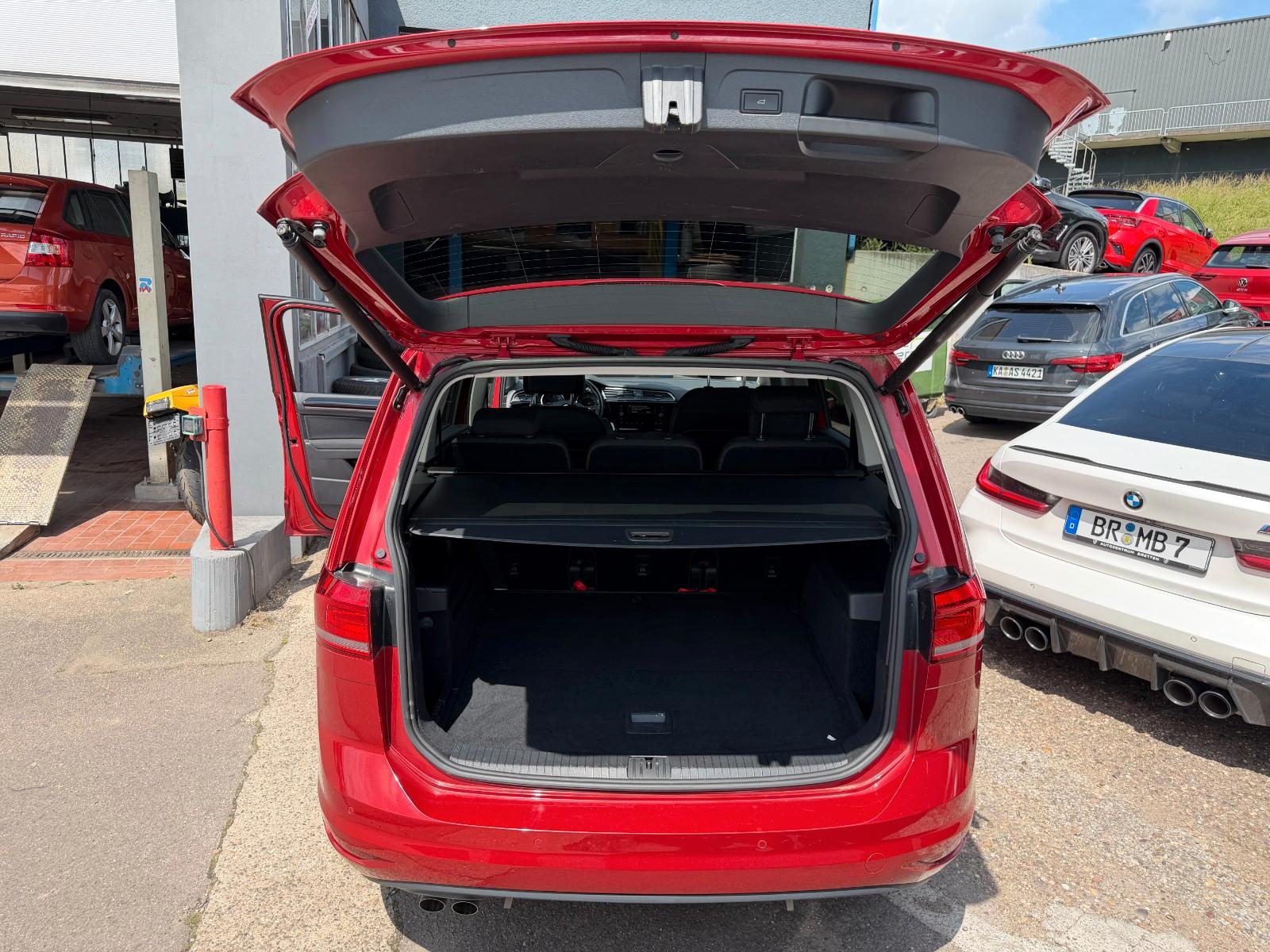 Volkswagen Touran 2.0 TDI DSG*Highline*LED*AHK*Kamera*ACC