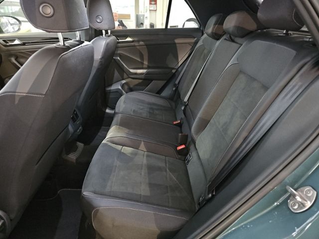 Fahrzeugabbildung Volkswagen T-Roc 1.5 TSI DSG R-Line NAVI AHK LED RFK SHZ