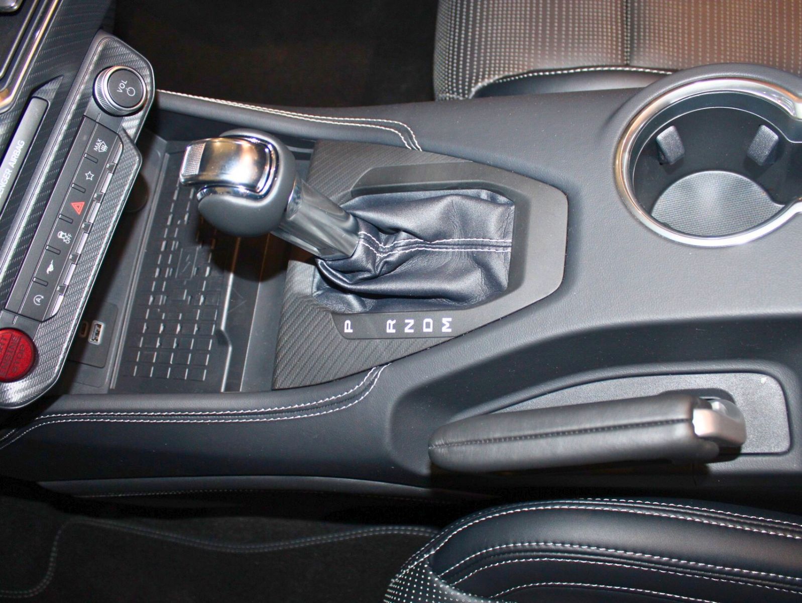 Fahrzeugabbildung Ford Mustang 5.0 V8 GT Automatik LED ACC Kamera Leder
