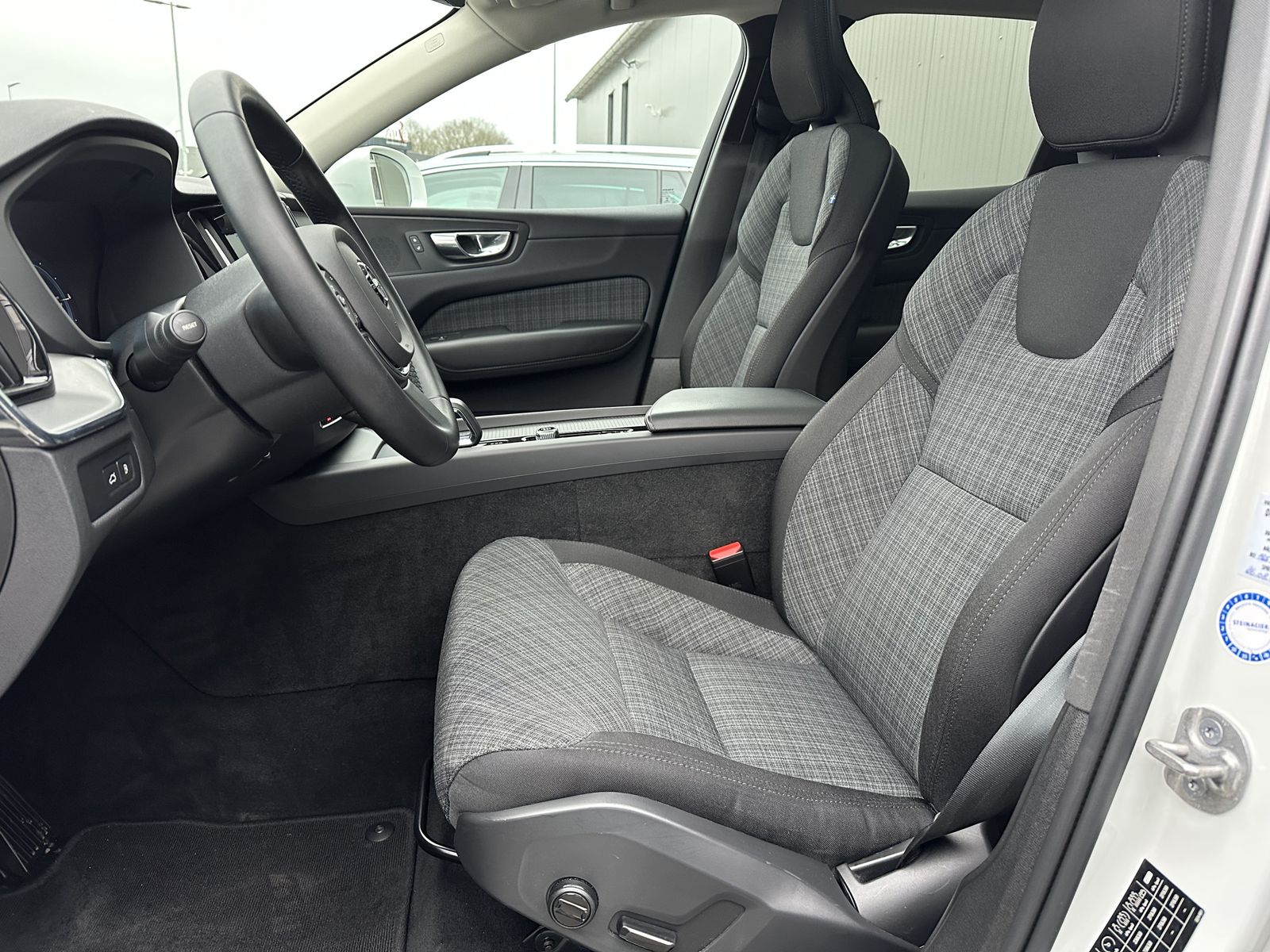 Fahrzeugabbildung Volvo XC60 T6 AWD Inscription Expression NAV+LED+AHK