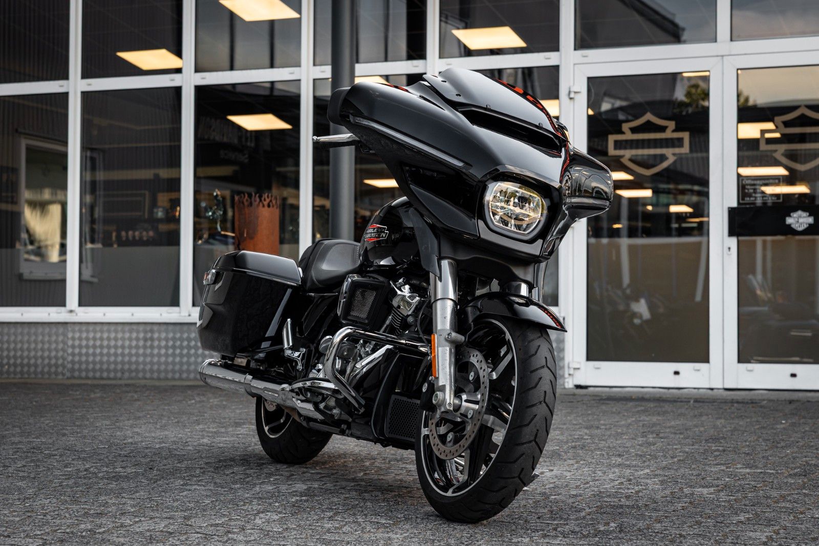 Fahrzeugabbildung Harley-Davidson Street Glide FLHX MY24 117cui- Kesstech