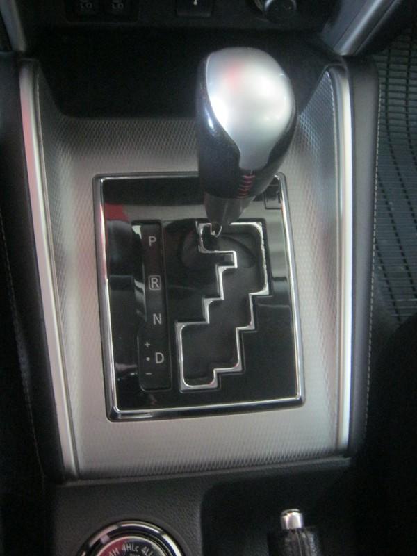 Mitsubishi L200 DK TOP mit Navi 2.2 DI-D 4WD Automatik