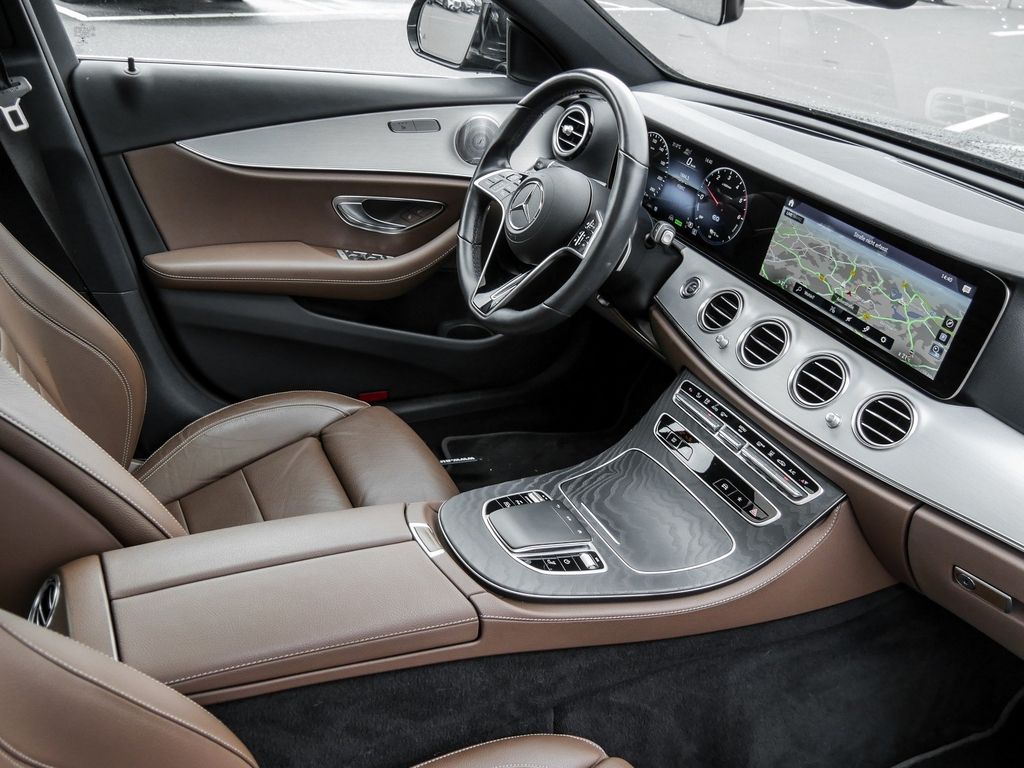 Mercedes-Benz E 300 de T |Avantgarde|DISTR|NAVI|ILS|PANO|BURM