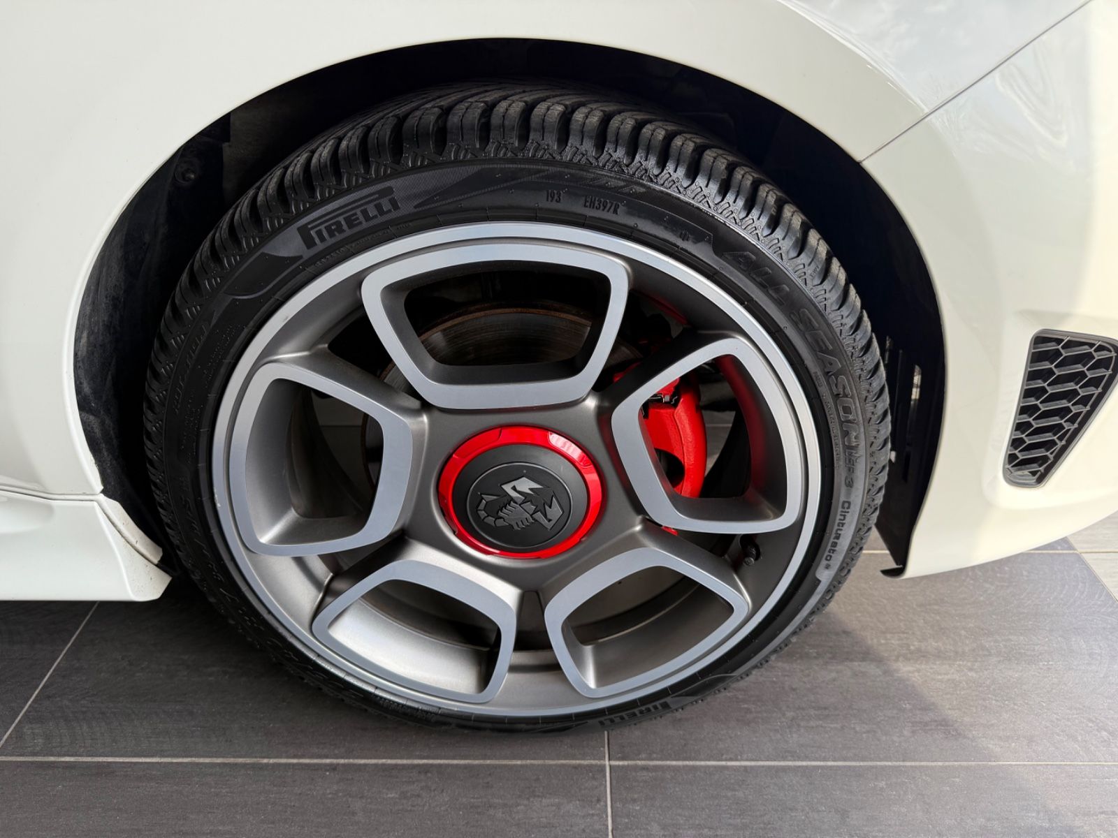 Fahrzeugabbildung Abarth 500 595 Basis, Sky Dome Pano,  Alu Sport,