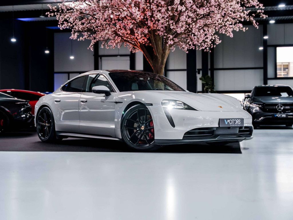 Porsche Taycan 4S - 93.4 kWh - luftfederung (PASM) - Pan
