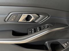 Fahrzeugabbildung BMW 320d Touring Sportautomatic M Sport -- Pano/ACC