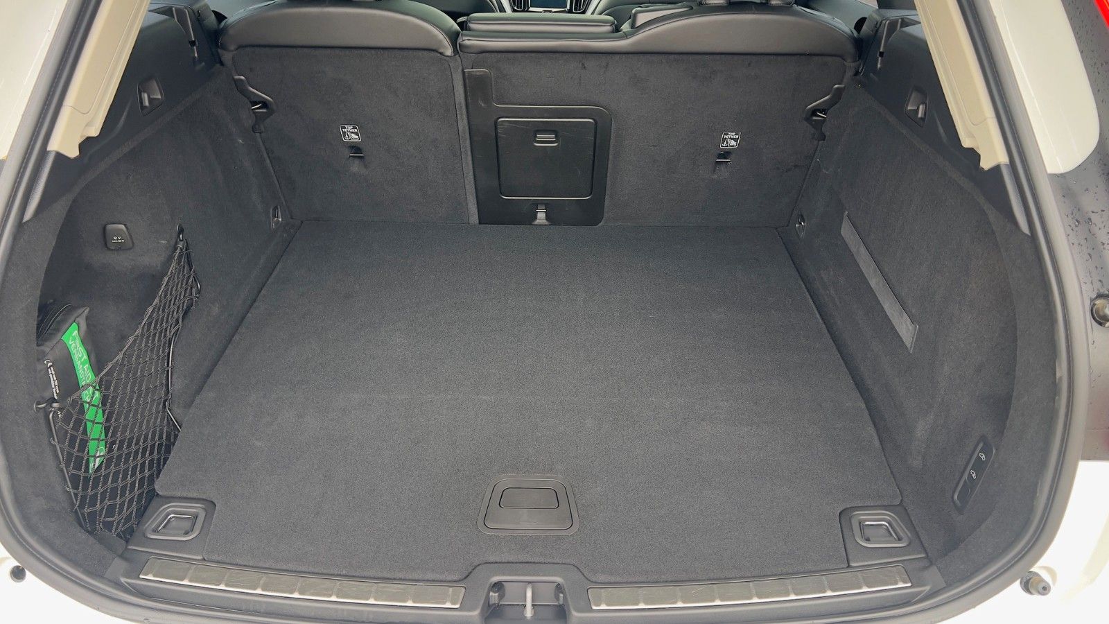 Fahrzeugabbildung Volvo XC60 T8 AWD *LUFT*STHZG*DAB*4x Sitzhzg*MIETKAUF*