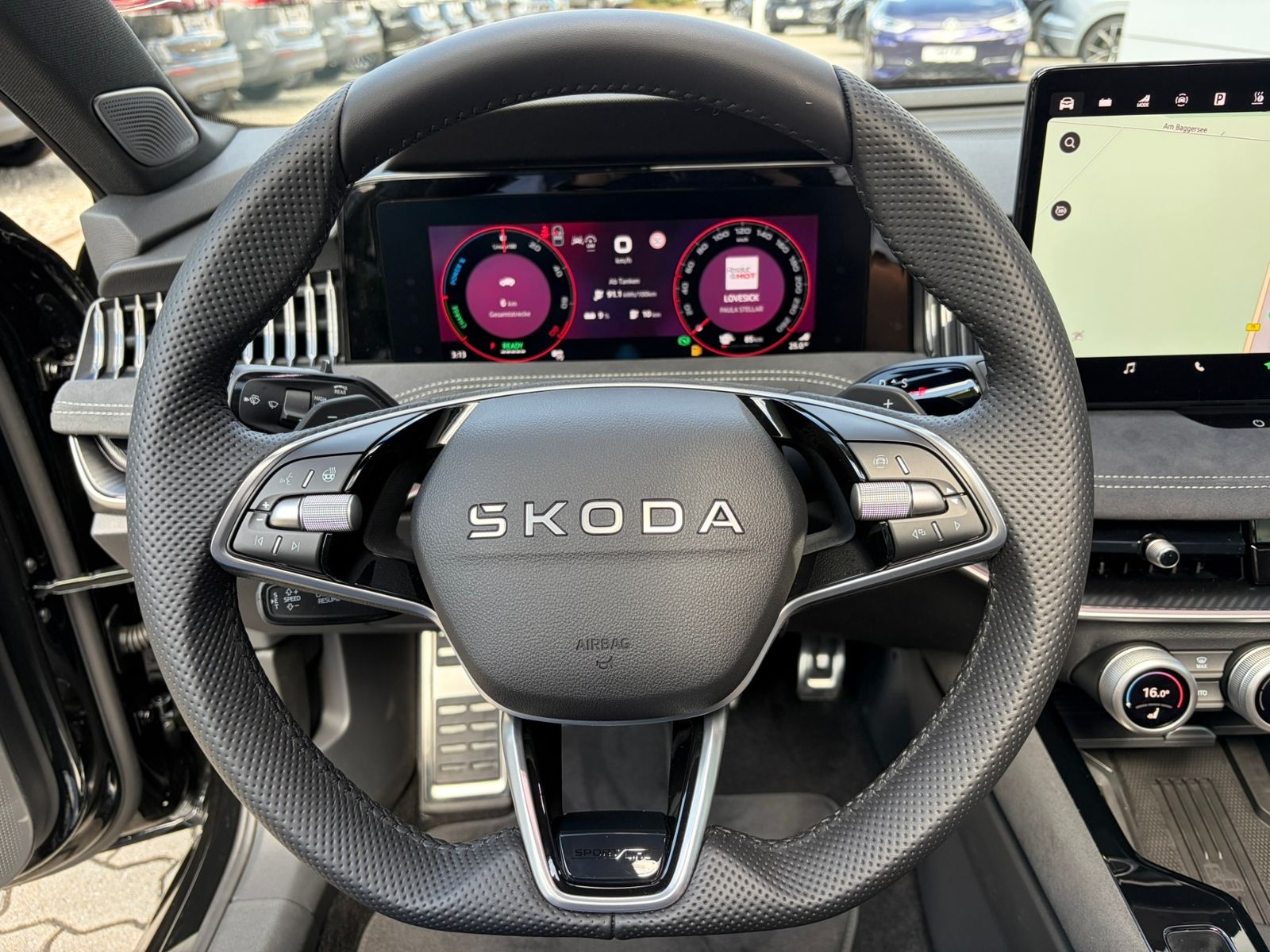 Fahrzeugabbildung SKODA Superb Combi  Sportline 1.5 TSI IV DSG *AHK,Navi
