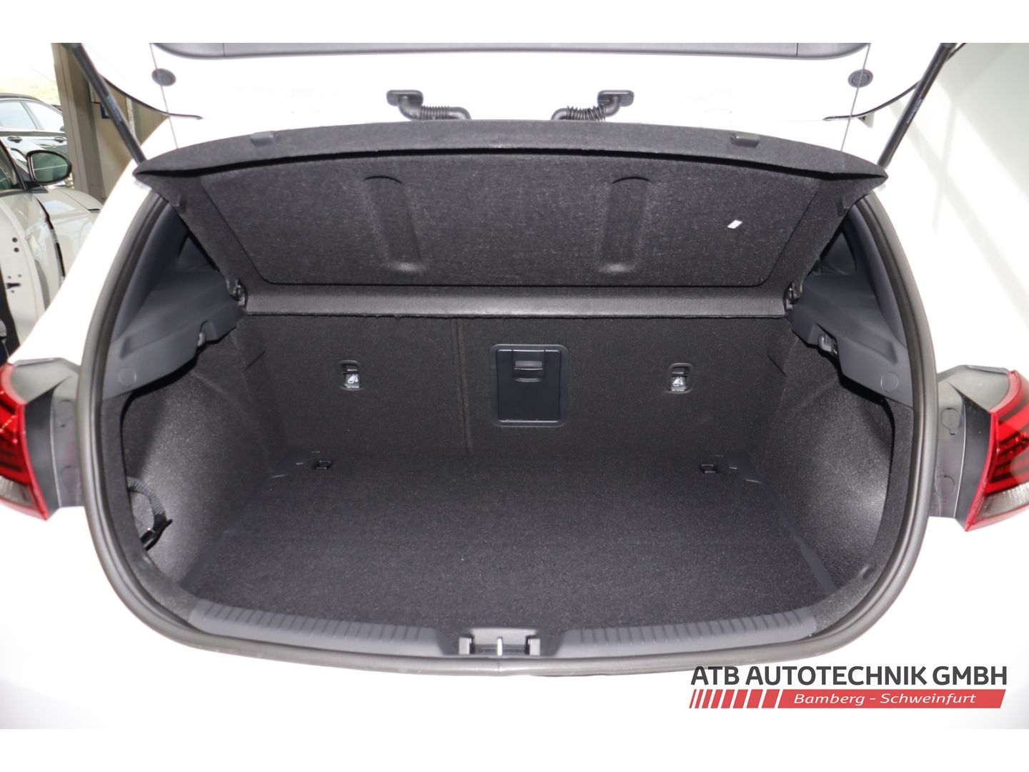 Fahrzeugabbildung Hyundai i30 MY26 N-Line 1.6 T-GDi 150PS 7-DCT 2WD Navi L
