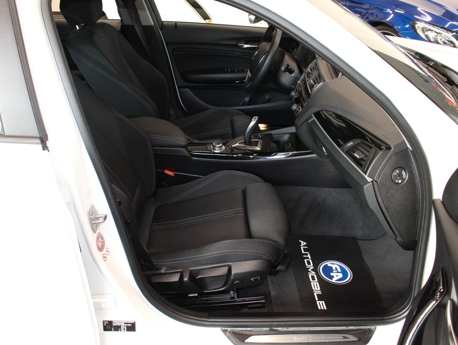 Fahrzeugabbildung BMW 118 i Sport Line 1.Hand*LED*Navi*TOP