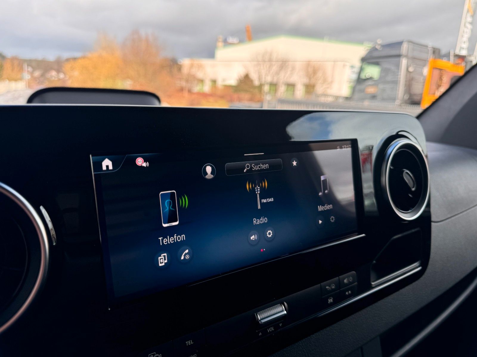 Fahrzeugabbildung Mercedes-Benz Sprinter 419 CDI 4x4 3665 Klimaautom Kamera