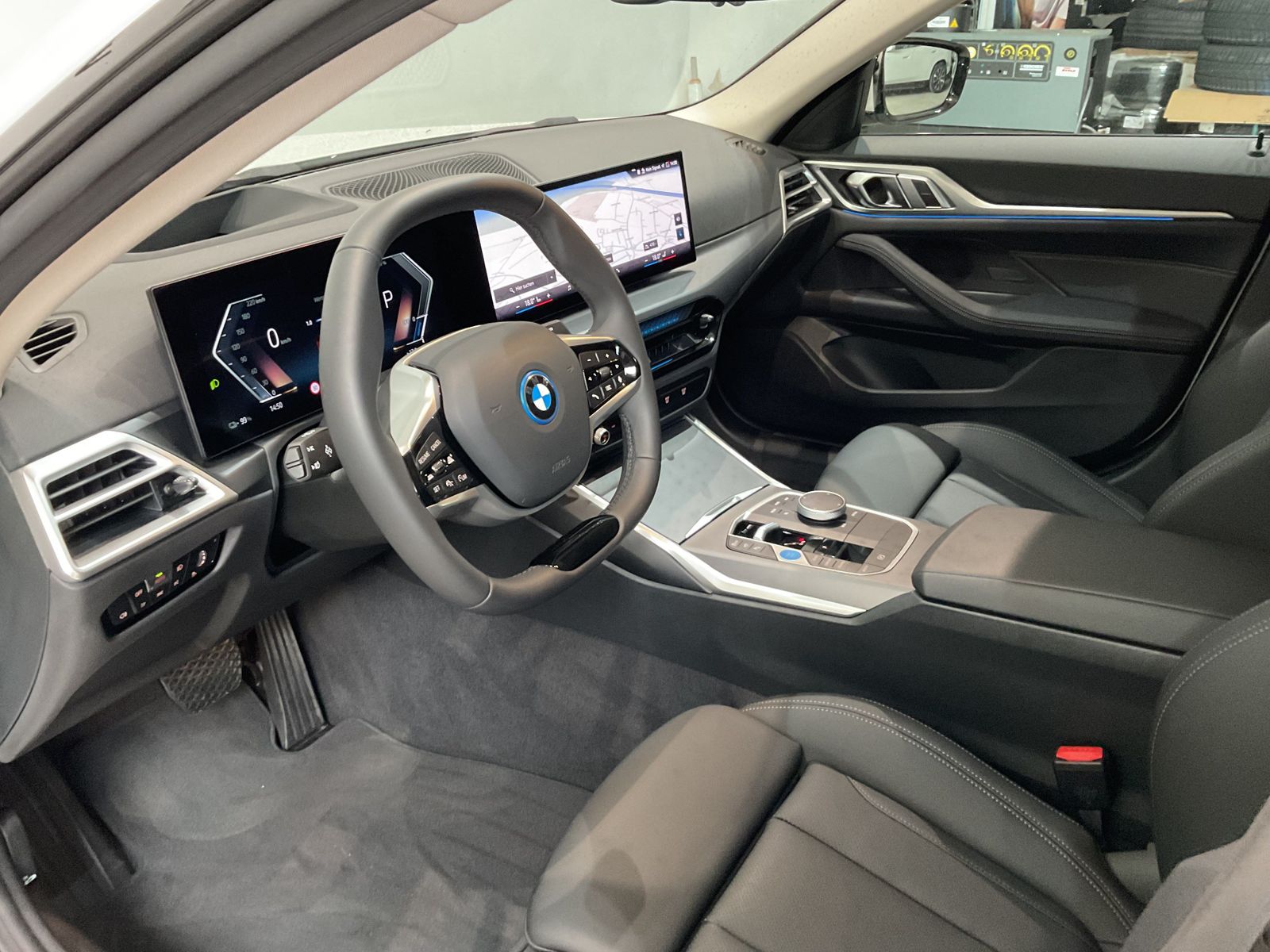 Fahrzeugabbildung BMW i4 eDrive35 |M Sportbremse |Komfortzugang |HiFi