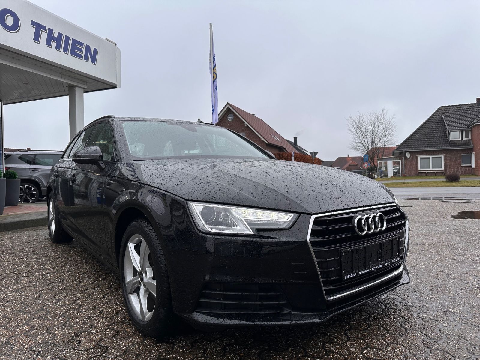 Fahrzeugabbildung Audi A4 Avant 2.0 TDI BiXenon/GRA/Navi/PDC/eHeck