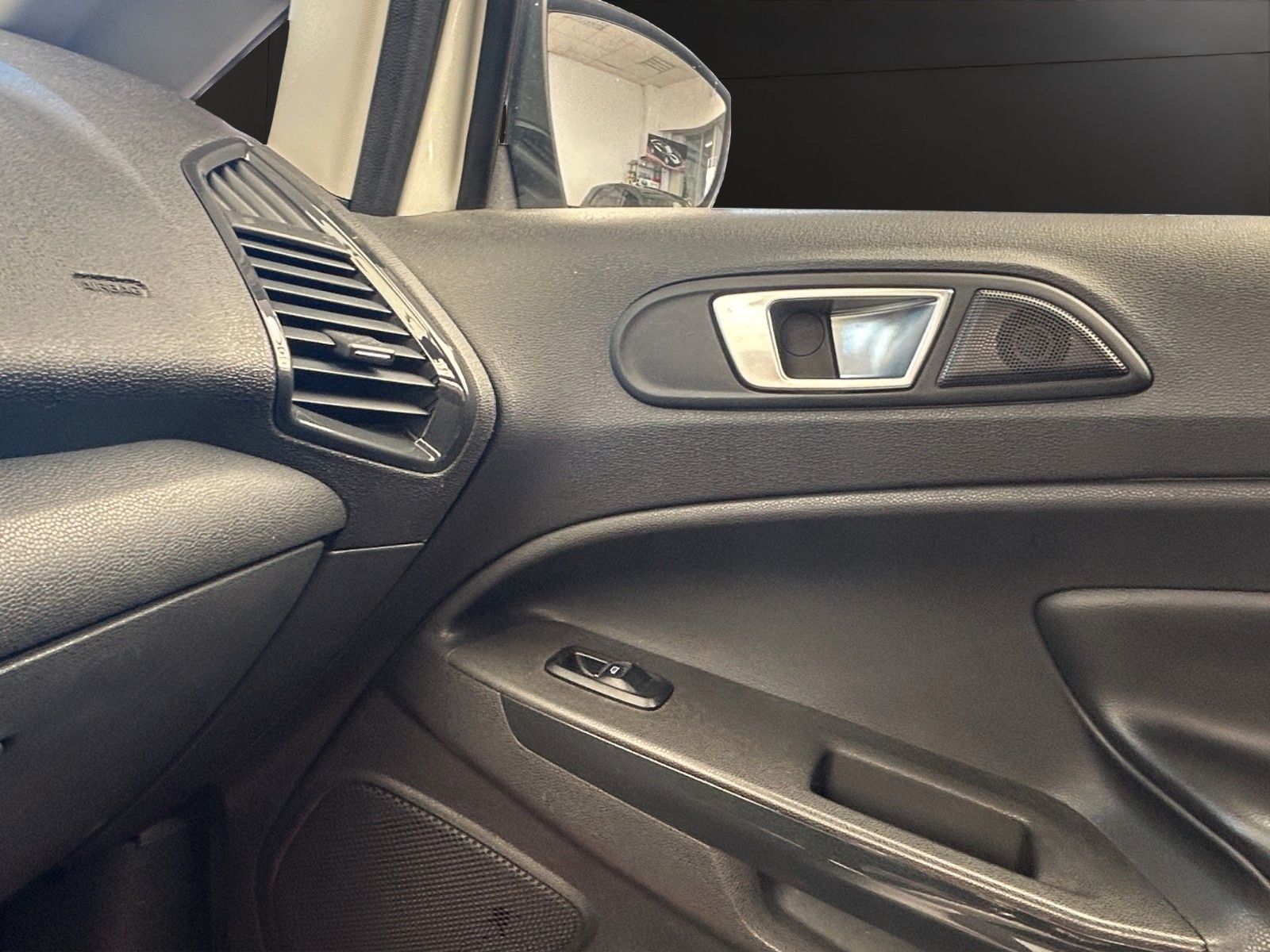 Fahrzeugabbildung Ford EcoSport Titanium/ 1.Hand /Klima/Navi/PDC/SHZ/