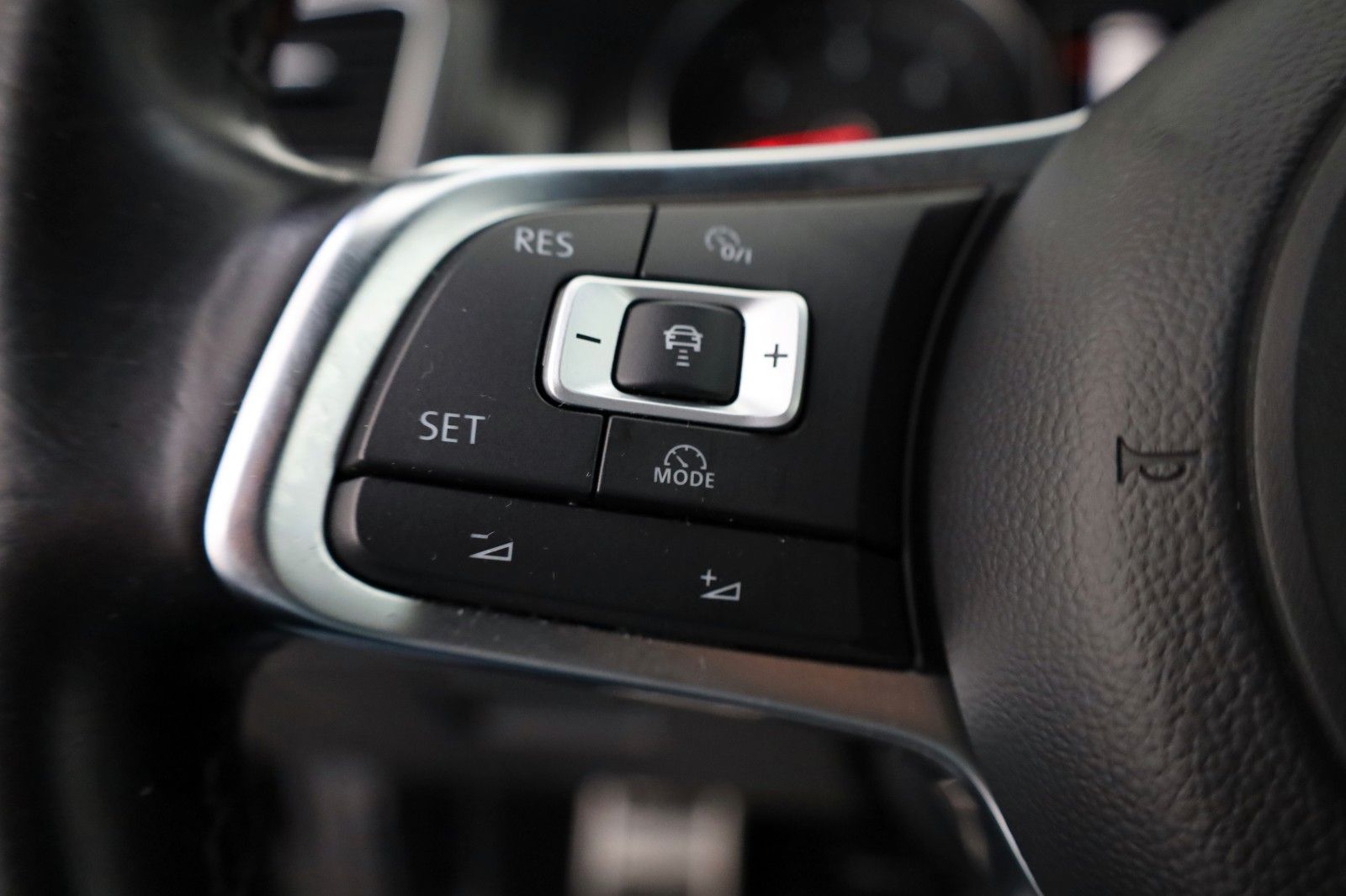 Fahrzeugabbildung Volkswagen Golf VII Lim. GTD BMT,Navi,Bi-Xenon,ACC,SR+WR