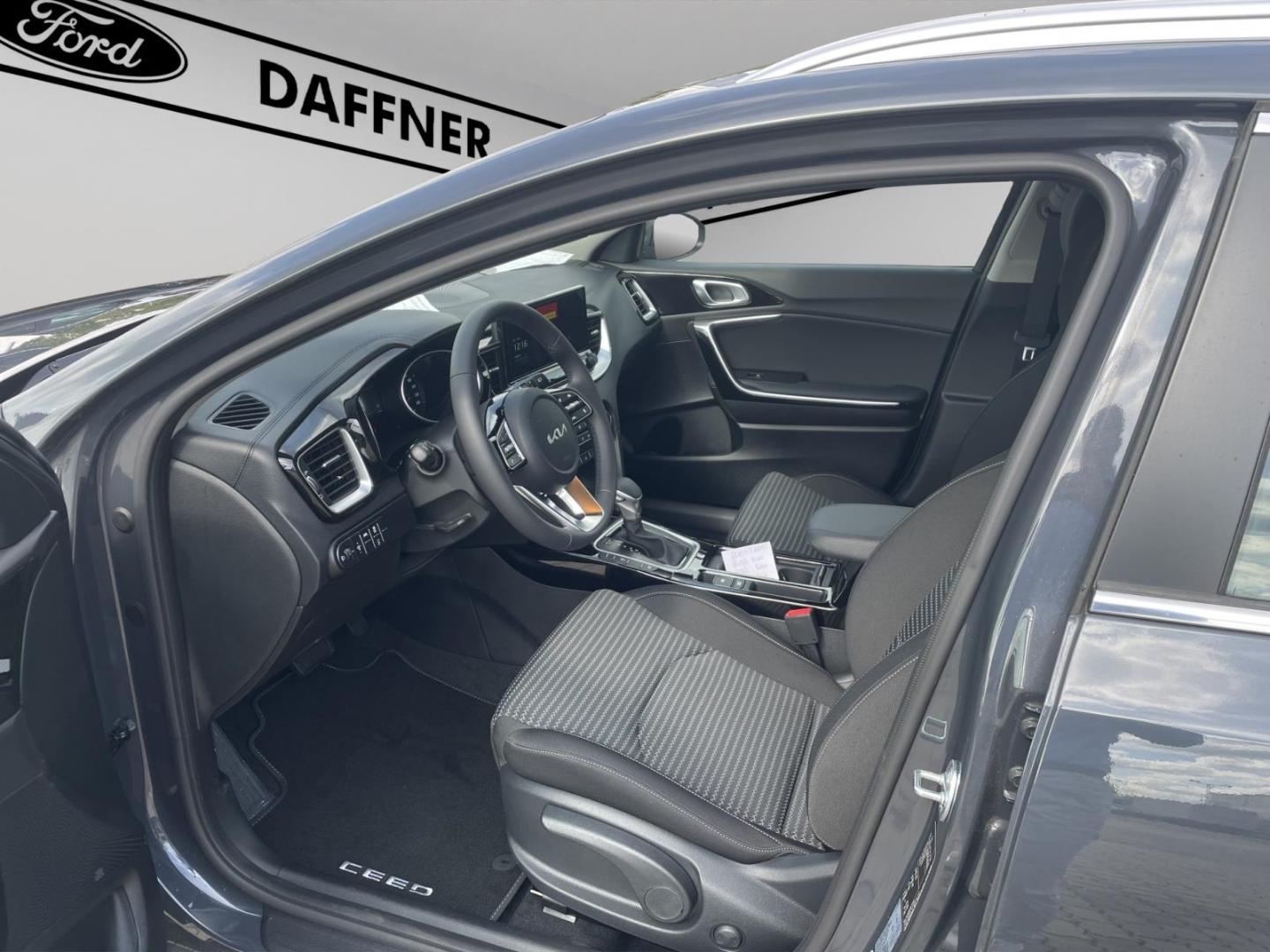 Kia Ceed_sw Spirit 1.5 VerkehrszeichenERK Tempomat
