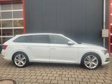 Skoda Superb 2.0 TDI Combi Ambition Navi - Skoda Superb Gebrauchtwagen in München