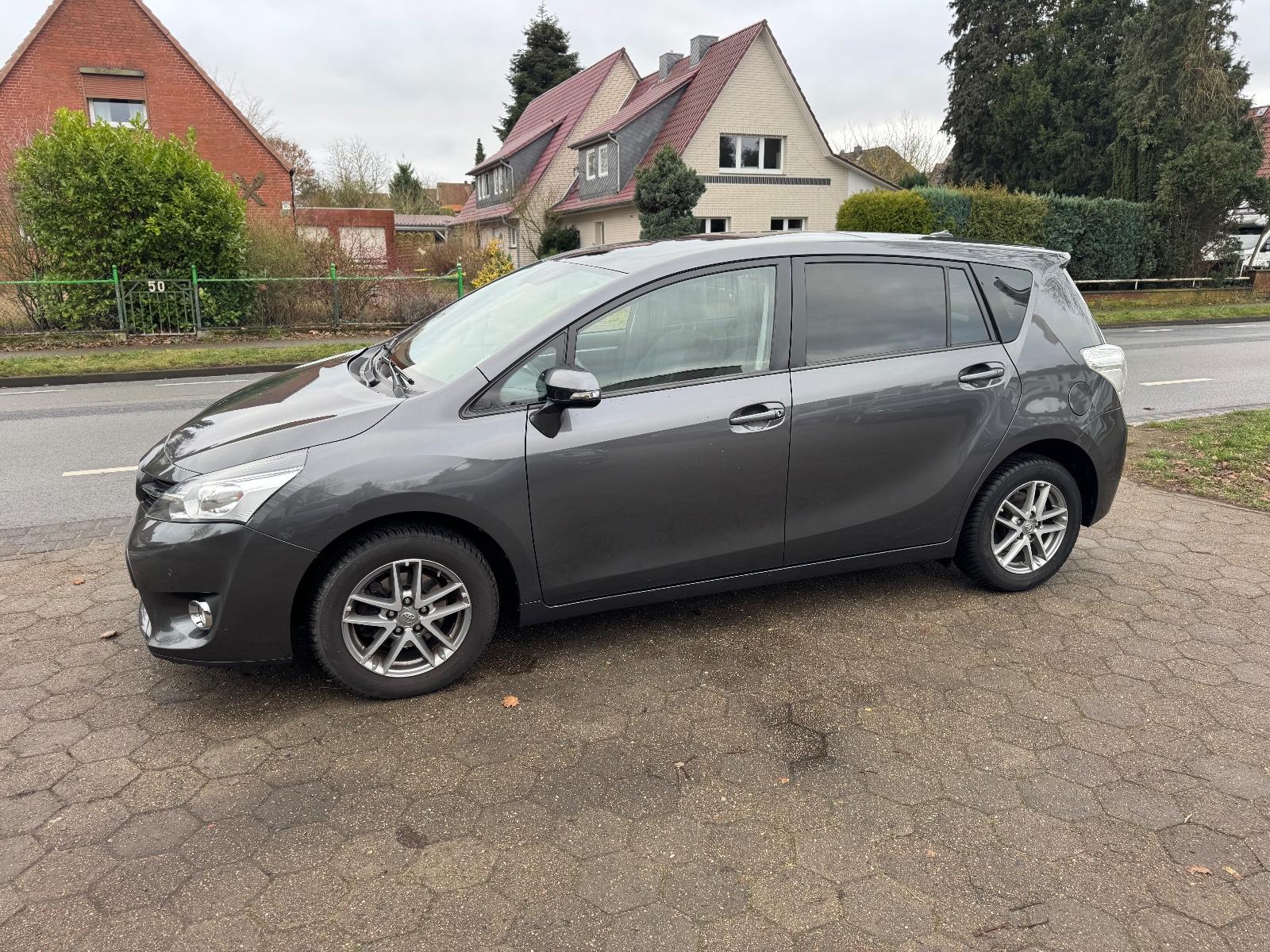 Toyota Verso 1.6 *Panorama+Navi+Kamera+PDC+Alu*Scheckhf