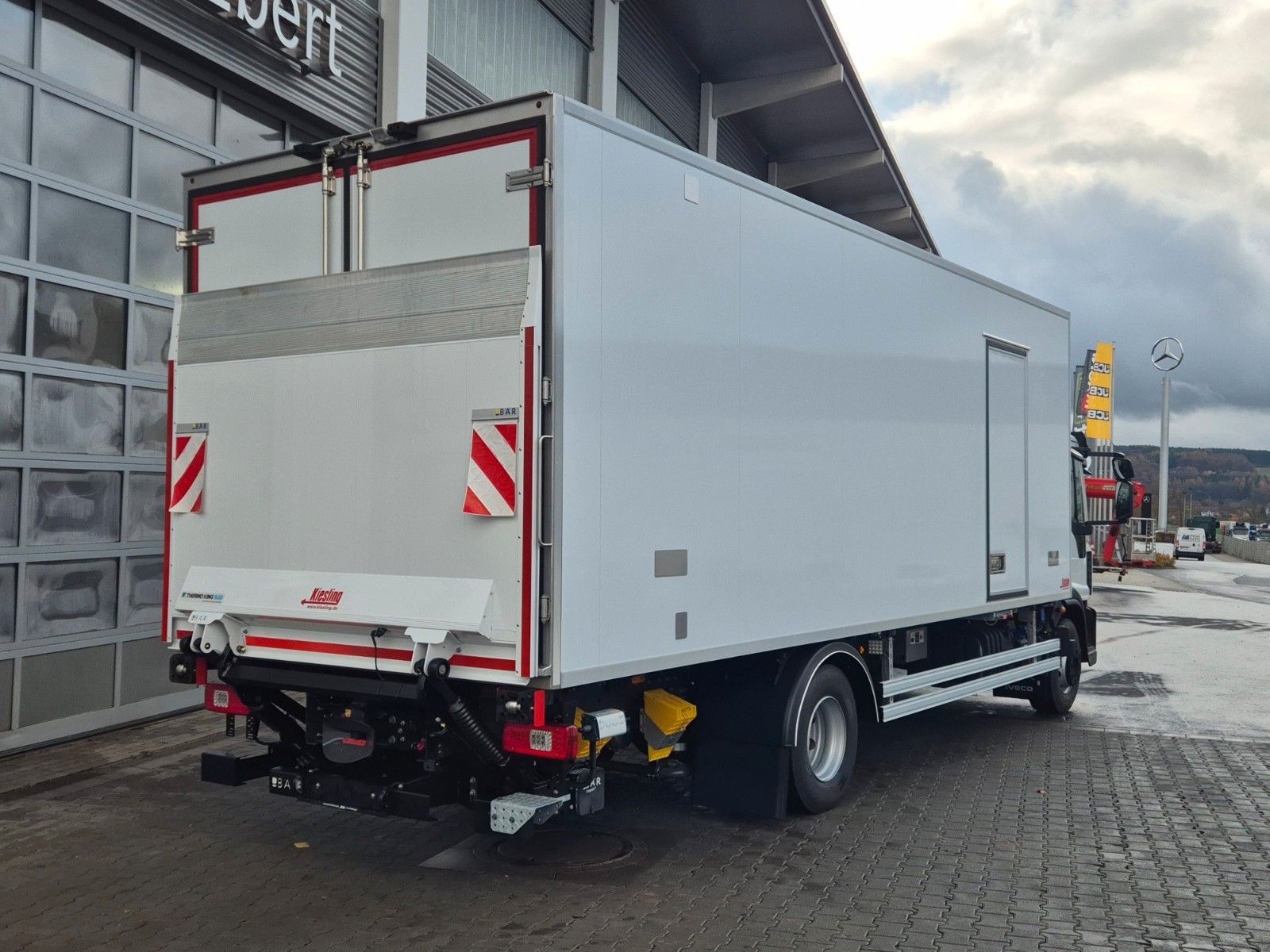 Fahrzeugabbildung Iveco Eurocargo ML160E28 ThermoKing R1200R LBW Tür AHK
