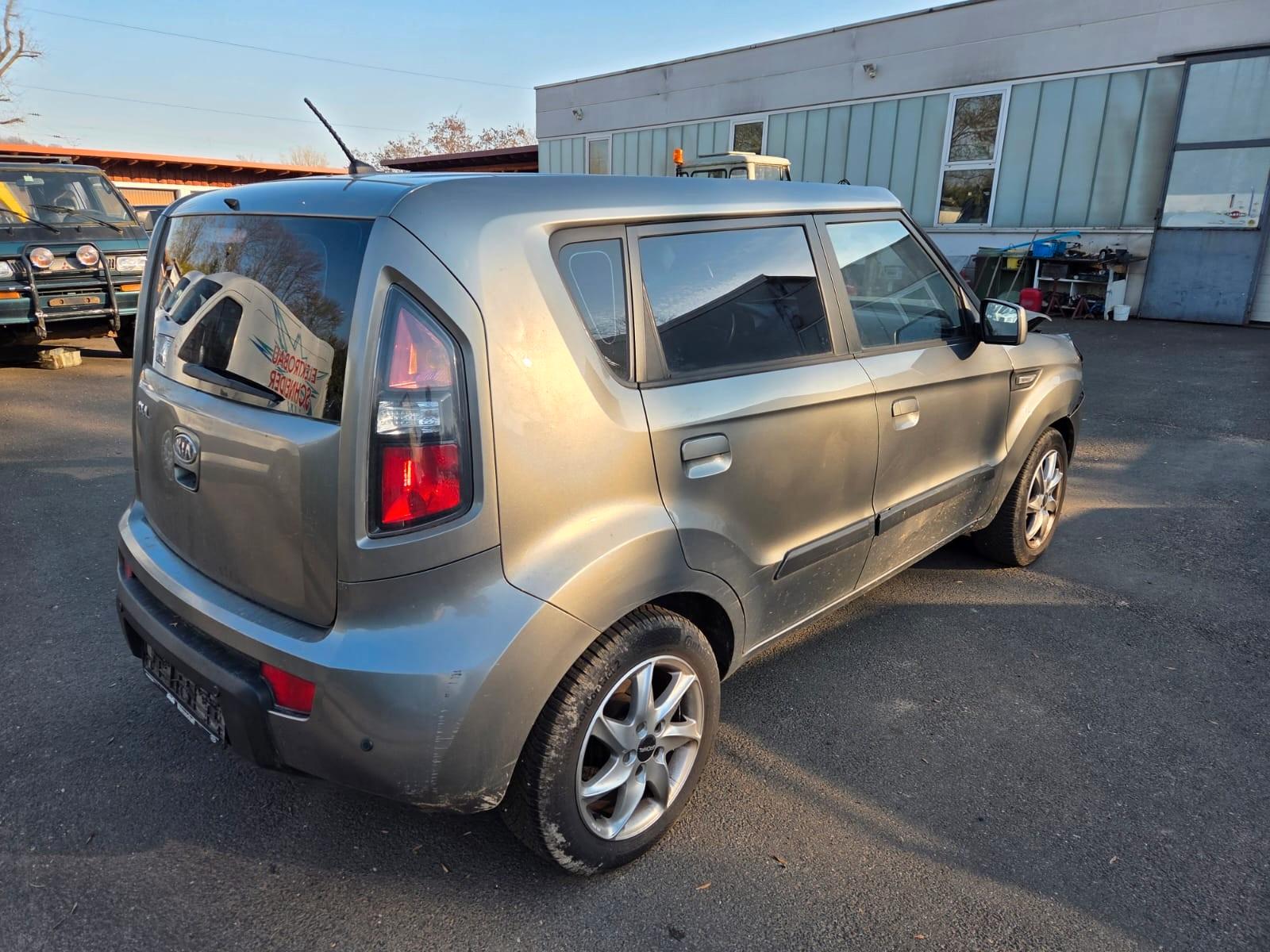 Kia Soul Vision Frontschaden Klima 8fach bereift