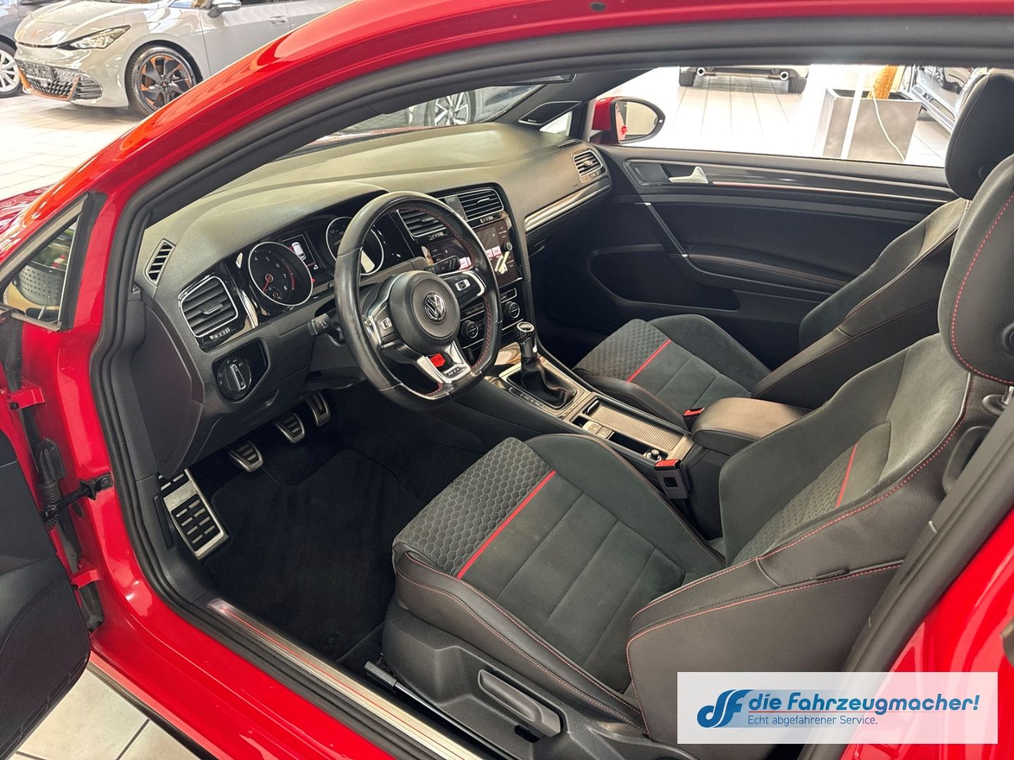 Fahrzeugabbildung Volkswagen Golf VII GTI BMT Start-Stopp Soundsystem Dynaudi