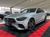 Mercedes-Benz E 300 e*AMG-LINE*NIGHT-PAKET*AMBIENTE*KAMERA* - Mercedes-Benz E 300 mit Hybrid-Antrieb: Silber, Limousine