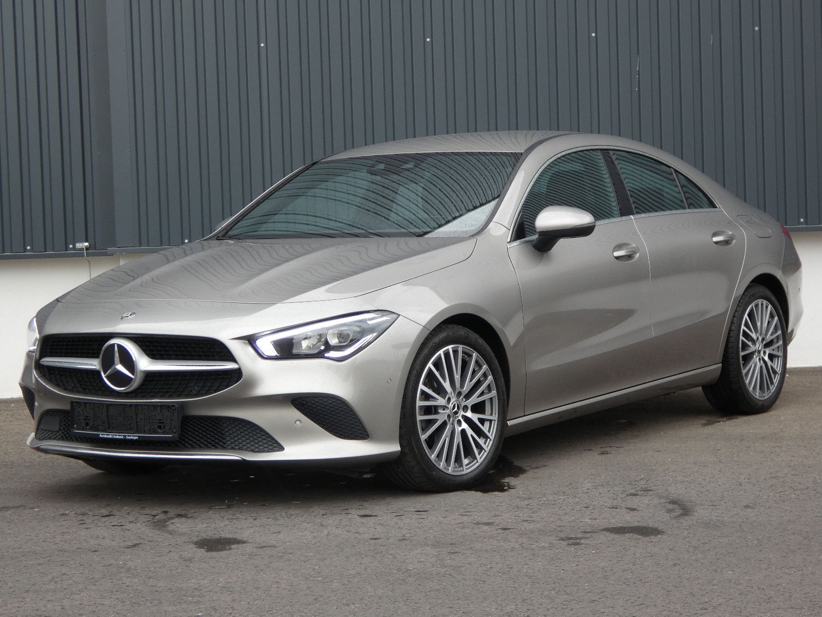 MERCEDES-BENZ CLA 180 Coupe Aut. LED Navi WIDESCREEN Teilleder