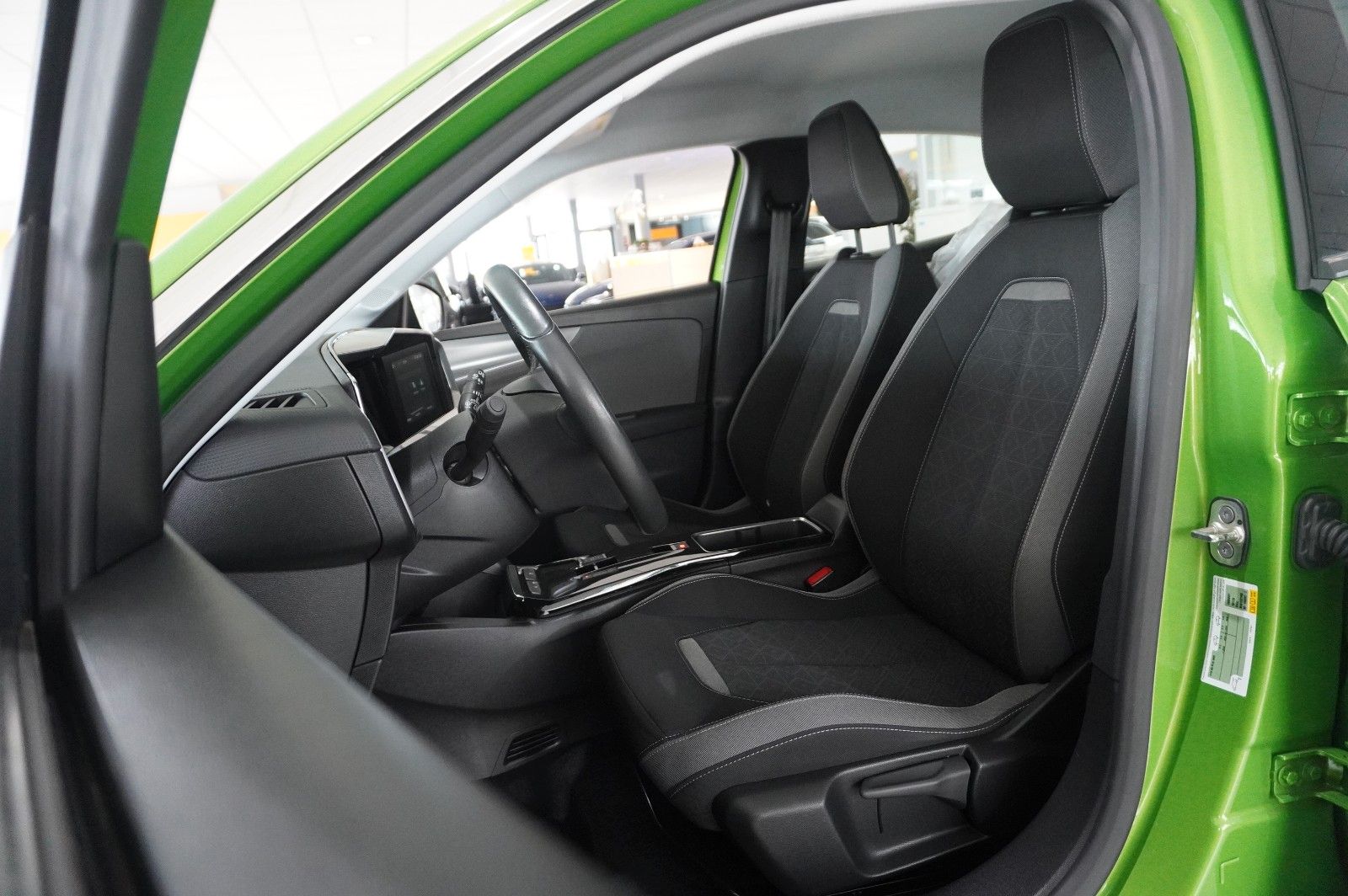 Fahrzeugabbildung Opel Mokka-e EDITION 3-PHASIG NAVI/LED/KAMERA/SH/DAB+
