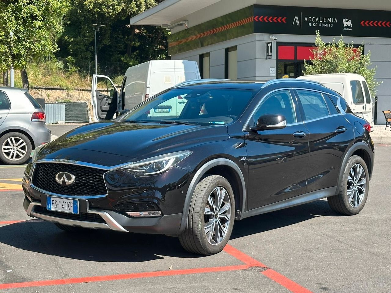 INFINITI QX30