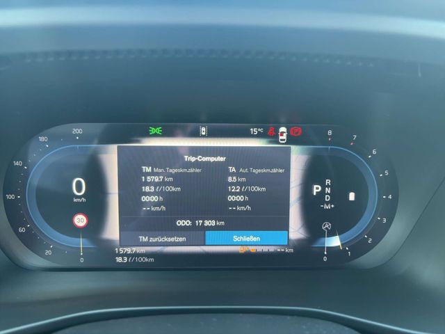 Volvo XC40 Plus Dark B4 Mild-Hybrid