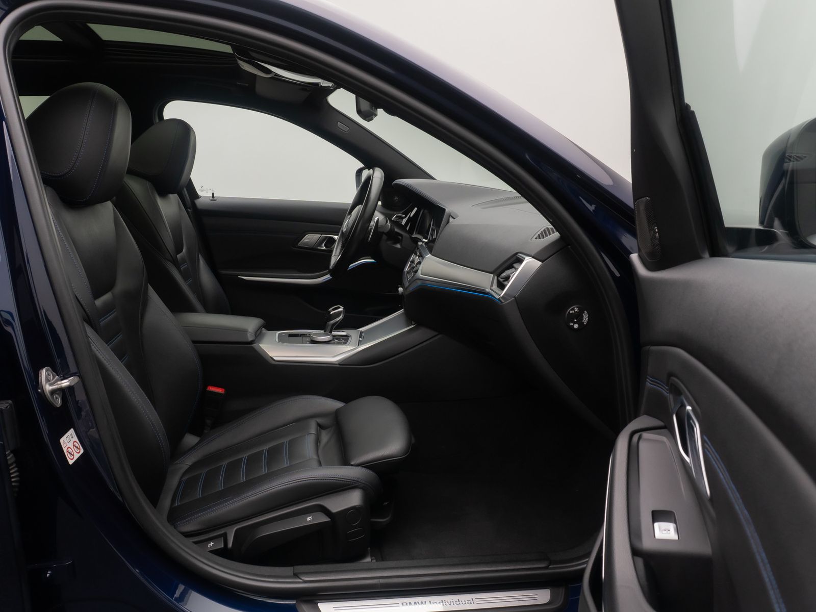 Fahrzeugabbildung BMW 330e xD M Sport 360&deg; HUD Panorama Individual 19"