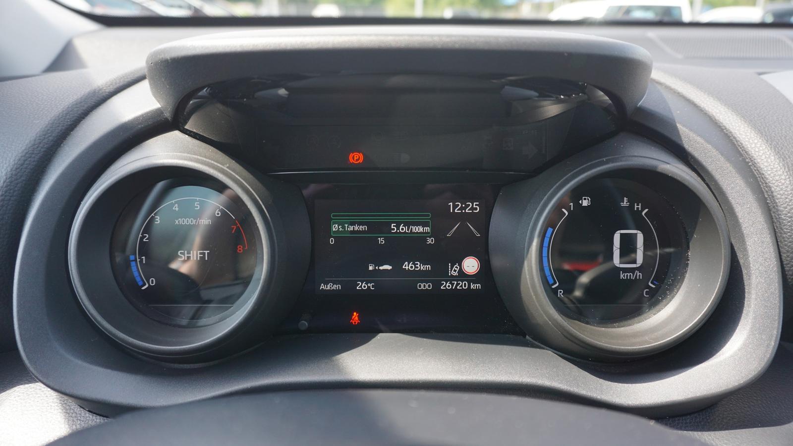 Toyota Yaris 1.5 Team Deutschland LED Tempomat Kamera